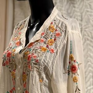 Caftan Shirt/Top by Johnny Was, Creamy White with embroidered pattern, size L.
